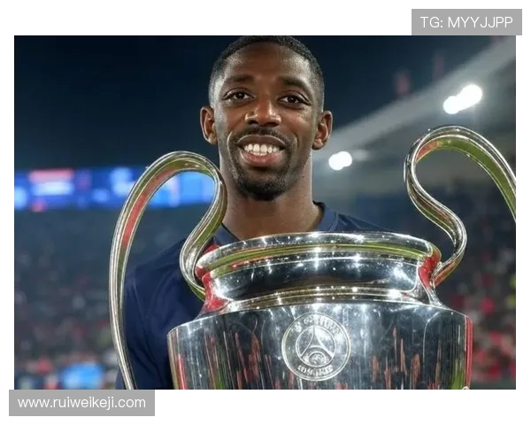 新科金球得主登贝莱荣获家乡城市奖章 市长亲自颁奖