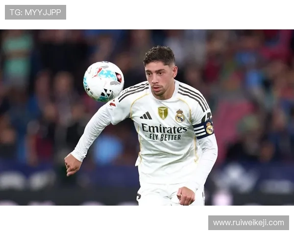 皇马反击巴尔韦德传球贡萨洛射门被封堵 左侧空档未能利用